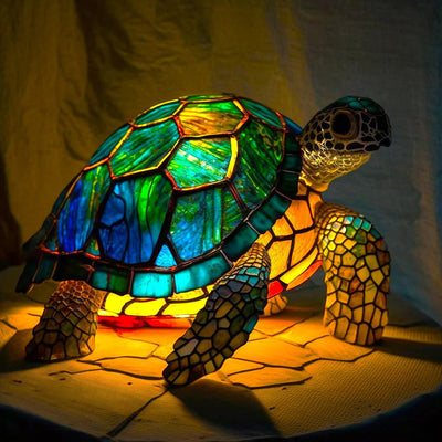 Artwork | Lampa z Zwierzętami w Kolorowym Szkle